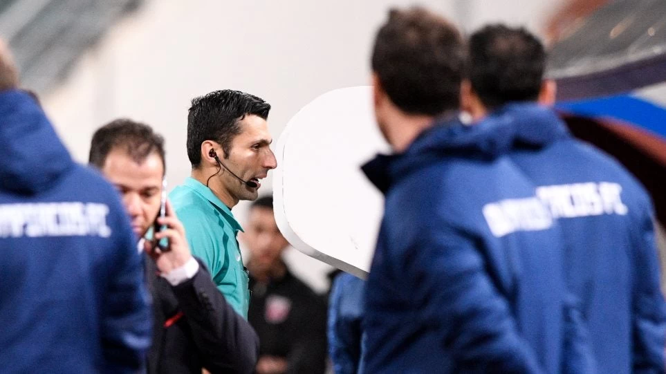Ο Ολυμπιακός ζητά επανάληψη του αγώνα με τον Βόλο και ετοιμάζει μηνύσεις!
